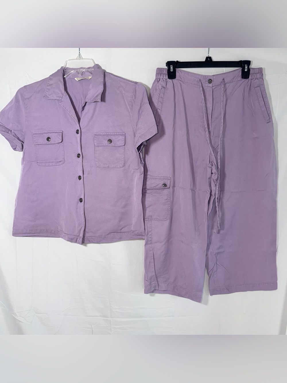 French Laundry 2 piece Lavender Short-Sleeve Shirt & Cargo Capri Pants Set LP